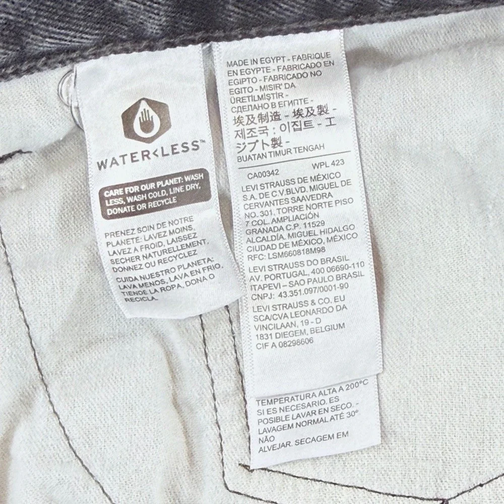 Levis 550 Relaxed Fit Faded Black Denim Jeans Mens 40x30 CW-0423 3757